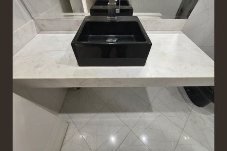 Casa de condomínio à venda com 1200m², 5 quartos e 2 vagasBanheiro Social
