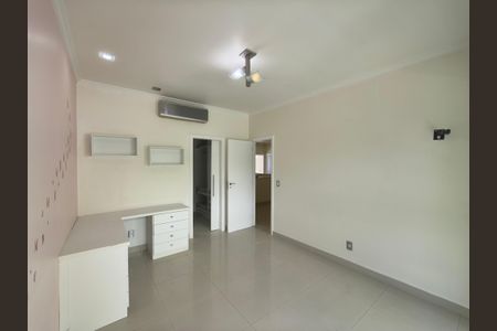 Casa de condomínio à venda com 1200m², 5 quartos e 2 vagasSuíte 4