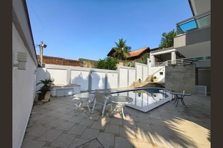 Casa de condomínio à venda com 1200m², 5 quartos e 2 vagasPiscina / Quintal