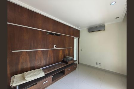 Casa de condomínio à venda com 1200m², 5 quartos e 2 vagasQuarto 1