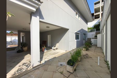 Casa de condomínio à venda com 1200m², 5 quartos e 2 vagasVaranda - Quintal