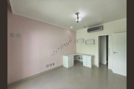 Casa de condomínio à venda com 1200m², 5 quartos e 2 vagasSuíte 4