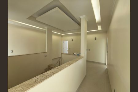 Casa de condomínio à venda com 1200m², 5 quartos e 2 vagasCorredor