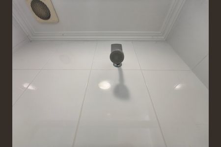Casa de condomínio à venda com 1200m², 5 quartos e 2 vagasBanheiro de Serviço