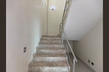 Casa de condomínio à venda com 1200m², 5 quartos e 2 vagasCorredor