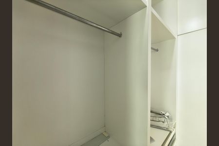 Casa de condomínio à venda com 1200m², 5 quartos e 2 vagasCloset Suíte 4