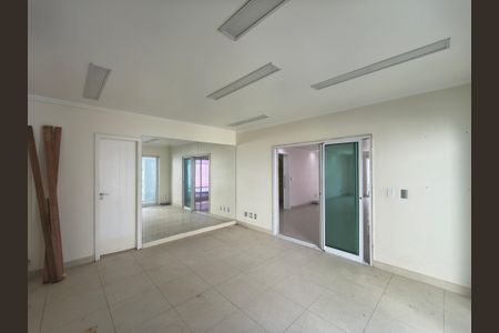 Casa de condomínio à venda com 1200m², 5 quartos e 2 vagasSala