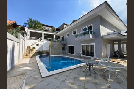 Casa de condomínio à venda com 1200m², 5 quartos e 2 vagasPiscina / Quintal