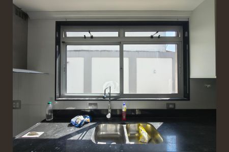 Casa de condomínio à venda com 1200m², 5 quartos e 2 vagasPia - Cozinha