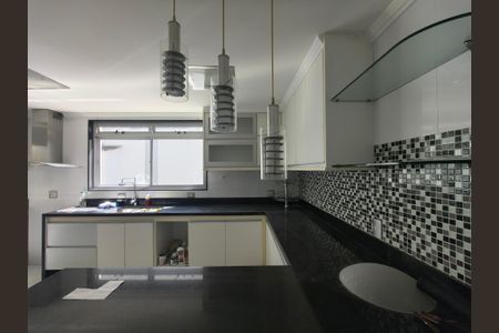 Casa de condomínio à venda com 1200m², 5 quartos e 2 vagasCozinha