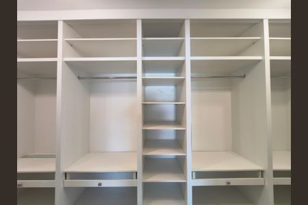 Casa de condomínio à venda com 1200m², 5 quartos e 2 vagasCloset Suíte 5