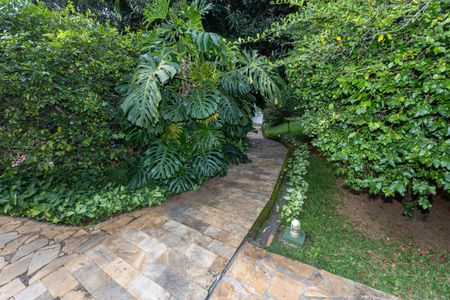 Casa de condomínio à venda com 450m², 4 quartos e 2 vagasQuintal