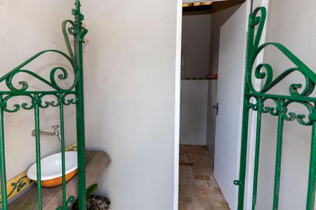 Casa de condomínio à venda com 450m², 4 quartos e 2 vagasLavabo da Área Gourmet