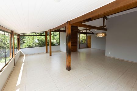 Casa de condomínio à venda com 450m², 4 quartos e 2 vagasSala 1