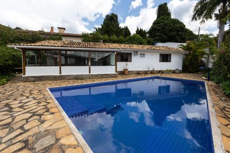 Casa de condomínio à venda com 450m², 4 quartos e 2 vagasPiscina