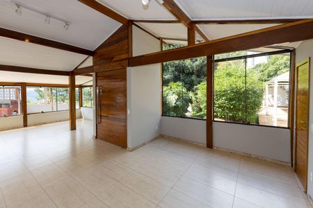 Casa de condomínio à venda com 450m², 4 quartos e 2 vagasSala 2