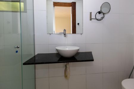 Casa de condomínio à venda com 450m², 4 quartos e 2 vagasBanheiro da Suíte 3