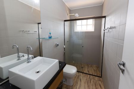 Casa de condomínio à venda com 450m², 4 quartos e 2 vagasBanheiro 1