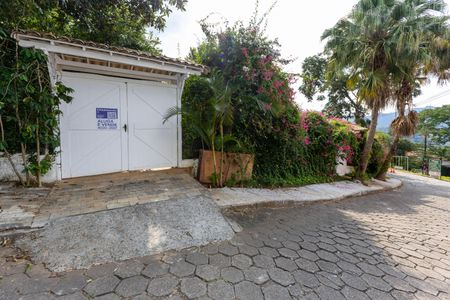 Casa de condomínio à venda com 450m², 4 quartos e 2 vagasFachada com Placa
