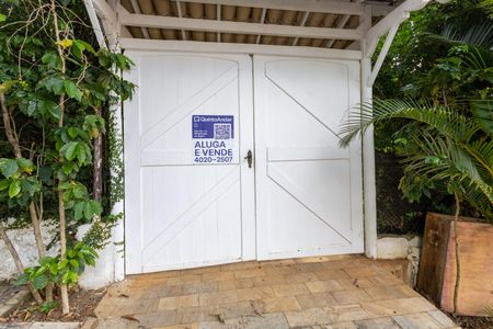 Casa de condomínio à venda com 450m², 4 quartos e 2 vagasFachada com Placa