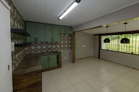 Casa de condomínio à venda com 450m², 4 quartos e 2 vagasCozinha