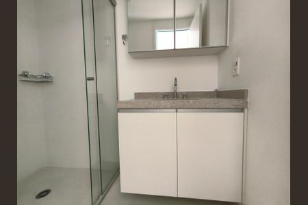 Banheiro de kitnet/studio para alugar com 1 quarto, 21m² em Ipiranga, São Paulo