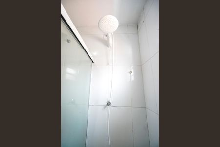 Casa de condomínio à venda com 110m², 3 quartos e 3 vagasChuveiro