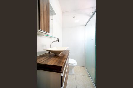 Casa de condomínio à venda com 110m², 3 quartos e 3 vagasBanheiro social