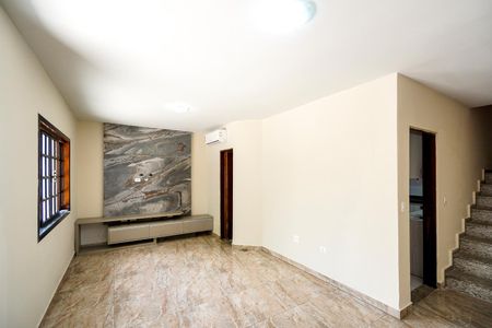 Sala de casa de condomínio à venda com 3 quartos, 110m² em Vila Esperança, São Paulo