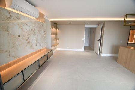 Sala de apartamento para alugar com 3 quartos, 120m² em Nova Campinas, Campinas