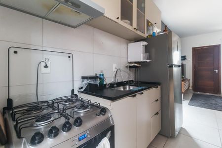 Cozinha de casa de condomínio para alugar com 2 quartos, 50m² em Vila Sao Paulo, Mogi das Cruzes