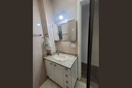 Banheiro de apartamento à venda com 2 quartos, 80m² em Santa Rosa, Niterói