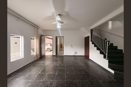 Sala de casa à venda com 3 quartos, 149m² em Vila Scarpelli, Santo André