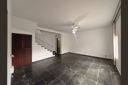 Casa à venda com 3 quartos, 149m² em Vila Scarpelli, Santo André