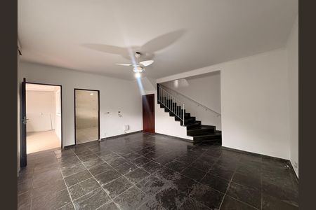 Sala de casa à venda com 3 quartos, 149m² em Vila Scarpelli, Santo André