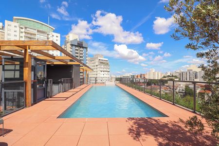 Studio para alugar com 36m², 1 quarto e 1 vaga Studio para alugar com 36m², 1 quarto e 1 vagaÁrea comum - Piscina