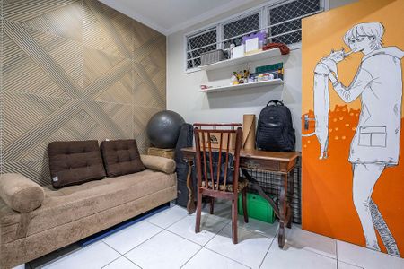 Casa de condomínio à venda com 150m², 3 quartos e 2 vagasEscritório 1