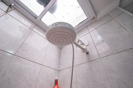 Casa de condomínio à venda com 150m², 3 quartos e 2 vagasBanheiro Social