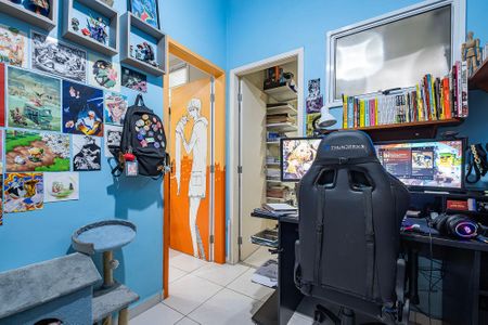 Casa de condomínio à venda com 150m², 3 quartos e 2 vagasEscritório 2