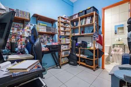 Casa de condomínio à venda com 150m², 3 quartos e 2 vagasEscritório 2