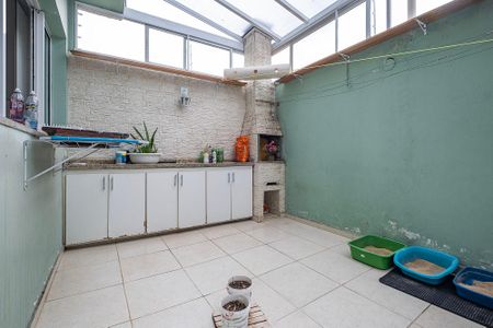 Casa de condomínio à venda com 150m², 3 quartos e 2 vagasQuintal