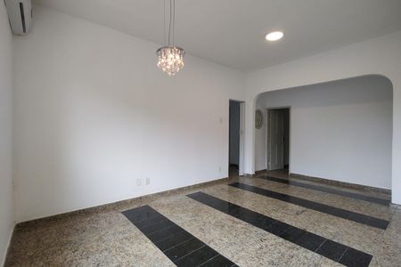 Casa para alugar com 60m², 3 quartos e sem vaga Casa para alugar com 60m², 3 quartos e sem vagaSala