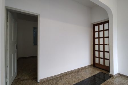 Casa para alugar com 60m², 3 quartos e sem vaga Casa para alugar com 60m², 3 quartos e sem vagaSala
