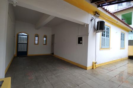 Casa para alugar com 60m², 3 quartos e sem vaga Casa para alugar com 60m², 3 quartos e sem vagaFachada