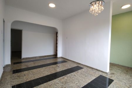 Casa para alugar com 60m², 3 quartos e sem vaga Casa para alugar com 60m², 3 quartos e sem vagaSala