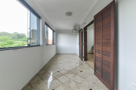 Casa para alugar com 240m², 4 quartos e 2 vagas Casa para alugar com 240m², 4 quartos e 2 vagasSuíte - Varanda