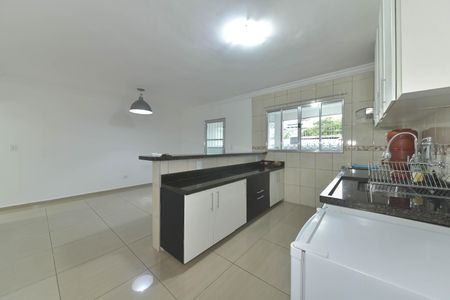Casa para alugar com 240m², 4 quartos e 2 vagas Casa para alugar com 240m², 4 quartos e 2 vagasCozinha