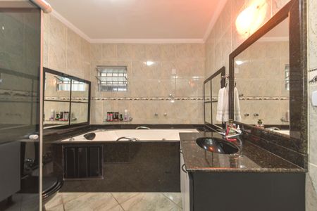 Casa para alugar com 240m², 4 quartos e 2 vagas Casa para alugar com 240m², 4 quartos e 2 vagasBanheiro da Suíte