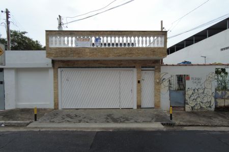 Casa para alugar com 240m², 4 quartos e 2 vagasFachada