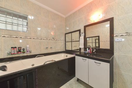 Casa para alugar com 240m², 4 quartos e 2 vagas Casa para alugar com 240m², 4 quartos e 2 vagasBanheiro da Suíte